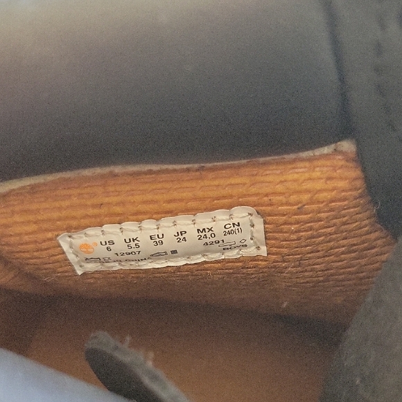 Timberland Dark Leather Lace-Up Boots - Picture 5 of 6